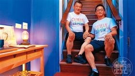 ▲柴口征寬（左）擔任貨運司機26年，認識劉靈均（右）後，一起推動性別運動，還在伴侶鼓勵下從政。（圖／鏡週刊）