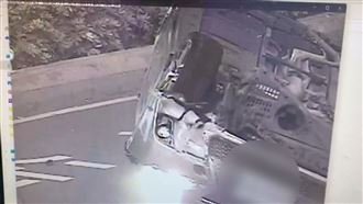 醉男喝通宵載長髮妹　見警心虛自撞大翻車