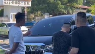 南二監受刑人出獄　30人開名車高調接風