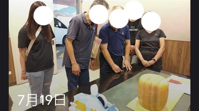 Google相簿闖禍　阿公骨灰罈當1物他氣炸