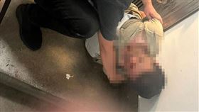 ▲新北市三重重陽路上一家珠寶店，21日遭歹徒行搶，歹徒得手後騎乘機車逃逸。轄區三重分局警方擴大追緝，晚間7點多在板橋區逮到搶匪。（圖／翻攝畫面）