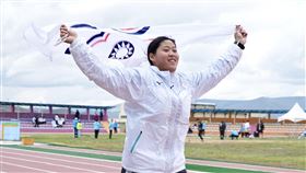 女子鐵餅選手江靜緣於烏蘭巴托東亞青運勇奪金牌。（圖／體育署提供）