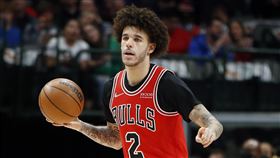 ▲「球哥」鮑爾（Lonzo Ball）在節目上自爆，2023-24年球季還是不能打。（圖／美聯社／達志影像）