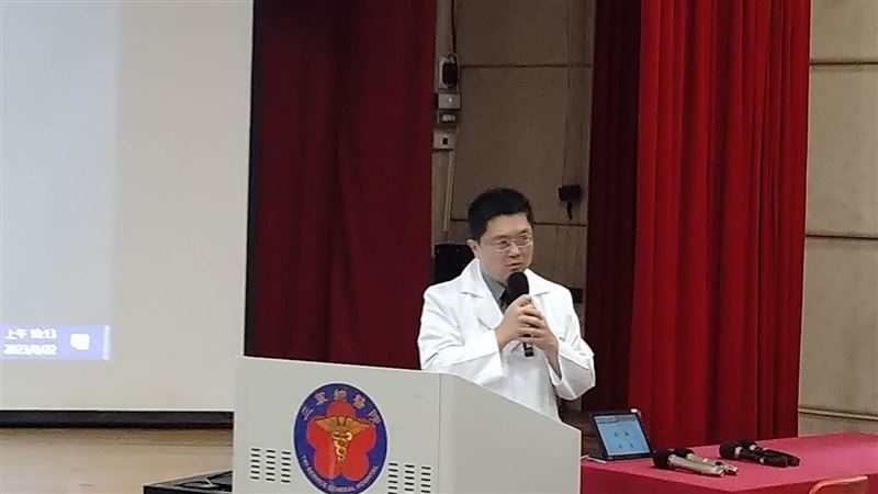 名醫被爆！他曾在三總「養豬」被養死氣炸