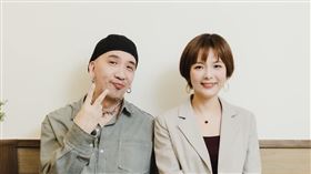 陳珮甄（右）曾放上與H的合照。（圖／翻攝自臉書）