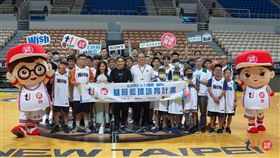 T1聯盟邀球星吳岱豪、鄭瑋、呂濟而、胡瓏貿和黃聰翰出席公益活動。（圖／T1聯盟提供）