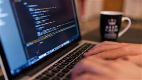 打字，打電腦，鍵盤，電腦，上網，駭客，打字機，輸入，盜用，個資（圖／翻攝自免費圖庫Pixabay）