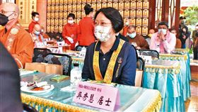 吳秀慧（圖）認為，所有的錢都是佛陀帳，並非海濤個人所有。（翻攝佛教慈悲志業基金會臉書）