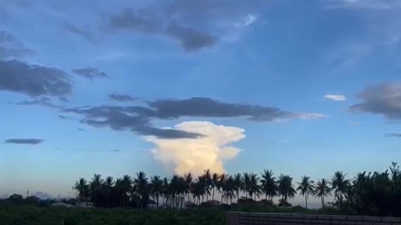 台東赫見火紅蕈狀雲！氣象站揭神秘成因