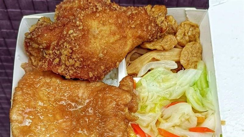 台南最慈悲便當！雞腿+排骨塞爆只賣80