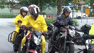 獨／重機過彎易卡關　教練：上路後又加課