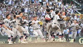 ▲慶應高校睽違107年再度拿下夏季甲子園冠軍。（圖／美聯社／達志影像）