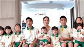▲大陸31歲女子田東霞自2008年結婚以來，已經有了9個孩子。（圖／翻攝自微博）