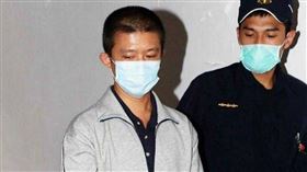 ▲北市一名兩線三星的林姓警官被爆出喝花酒，其時任忠東所所長時偵破華山分屍案兇手陳伯謙遭表揚，北市議員應曉薇也痛斥，根本是在家屬傷口上灑鹽。（圖／CTWANT）