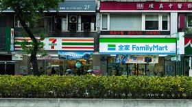 超商/小七/全家/7-eleven(記者陳弋攝影)