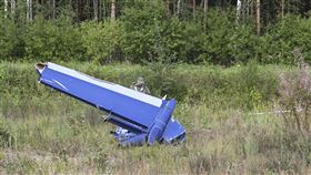 俄羅斯傭兵組織瓦格納集團首腦普里格津據信已死於空難，美國初步情報評估，飛機內部發生爆炸，是導致飛機墜毀的原因。圖為飛機殘骸。（美聯社）