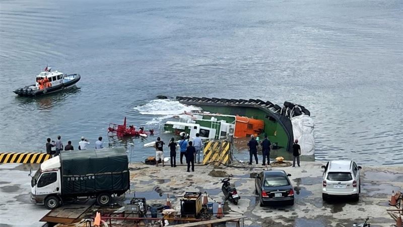 馬祖1拖駁船疑撞新台馬輪　沉沒5人獲救