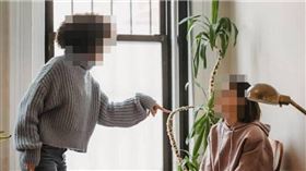 婆媳糾紛讓許多人妻感到困擾。（示意圖／Pexels）