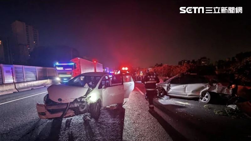 國道車禍！男疑因1事未做　拋飛車外命危