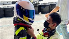 ▲特斯拉自撞起火，傳出駕駛正是林志穎。（圖／翻攝畫面）　林志穎臉書