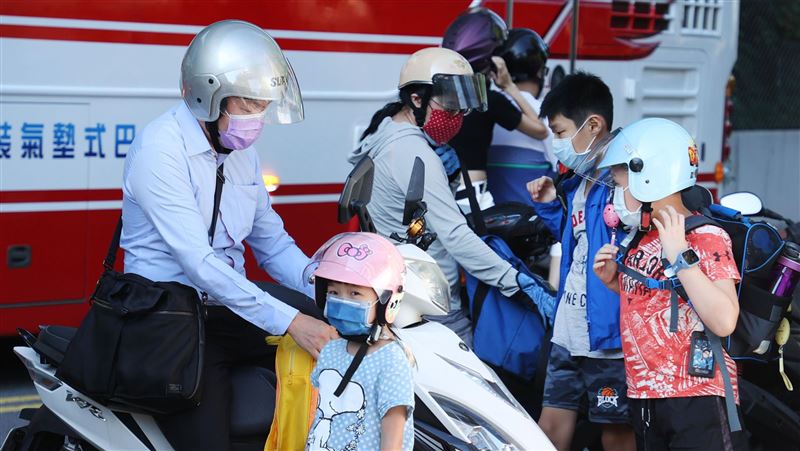 開學日恐「3颱共舞」放颱風假？機會曝光