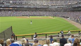 保證率球場（Guaranteed Rate Field）https://www.flickr.com/photos/davidwilson1949/48272366121/in/photolist-2gxEuoi-2gxEU4W-2bGTGHu-293akm9-2jAoWWA-2gxEuEv-27bnCsq-2jyckzw-29ZrYjK-2j27Zpa-28eAEeE-2oHnYCS-2jybh