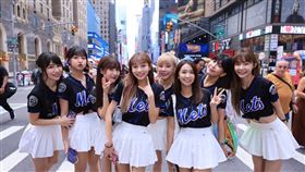 ▲樂天女孩時代廣場宣傳台灣珍珠奶茶節。（圖／樂天桃猿球團提供）