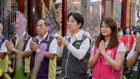 民進黨總統參選人賴清德今（27）日前往當地信仰中心太平宮參拜。（圖／賴清德競選辦公室提供)