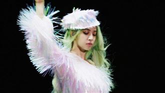 蔡依林深V炸美胸　罕揭演出秘辛全說了