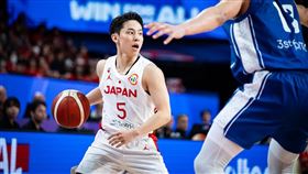 替補出戰、身高僅169的後衛河村勇輝打出驚奇、飆出25分。（圖／翻攝自FIBA官網）