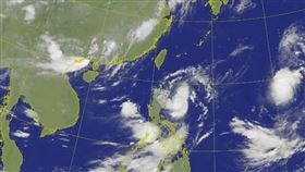 08280950衛星雲圖目前太平洋海面上有三個颱風。（圖／翻攝自氣象局官網）