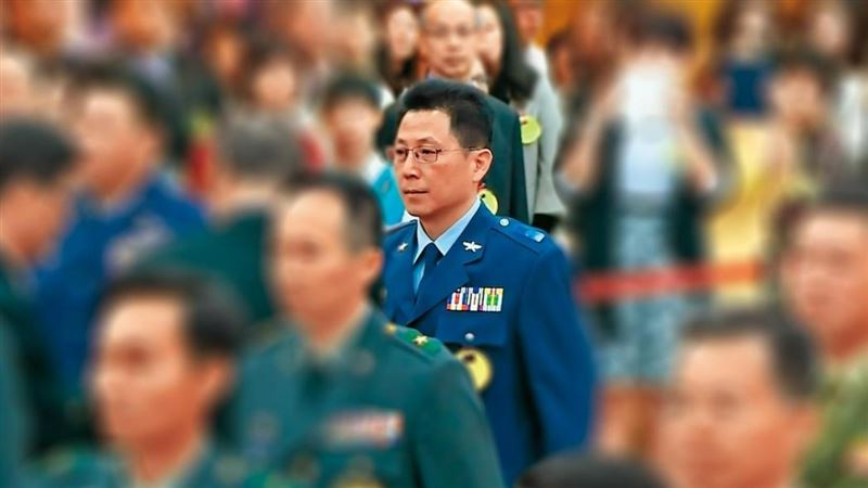 最貪少將紊亂私生活曝光　曖昧7仙女軍官