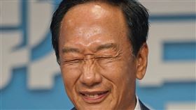 郭台銘宣布選總統  回應媒體提問（2）鴻海創辦人郭台銘28日在台北舉行「主流民意大聯盟」記者會表示，他決定以總統參選人的身分，投入2024總統大選。圖為郭台銘面對媒體尖銳提問時，先以表情回應。中央社記者徐肇昌攝  112年8月28日