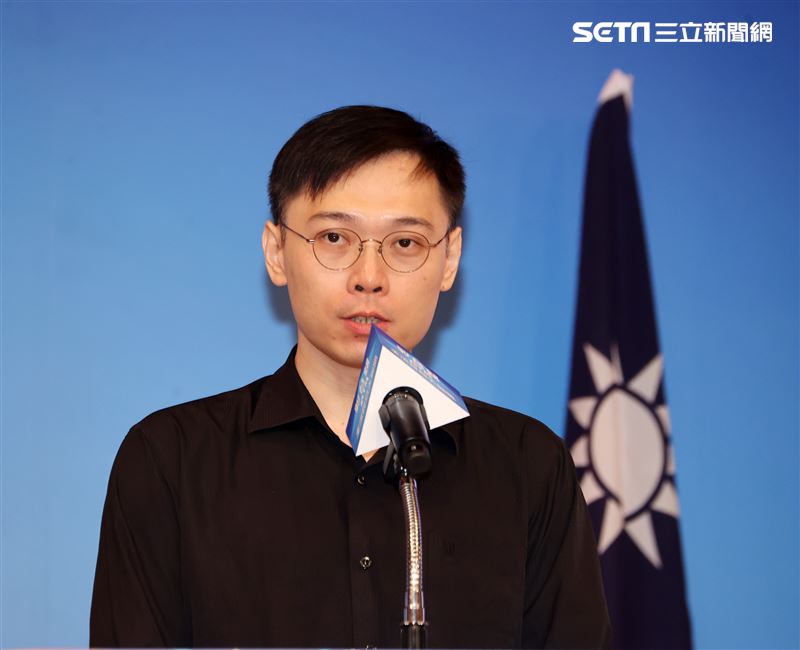 郭台銘舉行主流民意大聯盟記者會，正式對外宣布「我將以總統參選人身分投入2024總統大選。（圖/記者邱榮吉攝影）