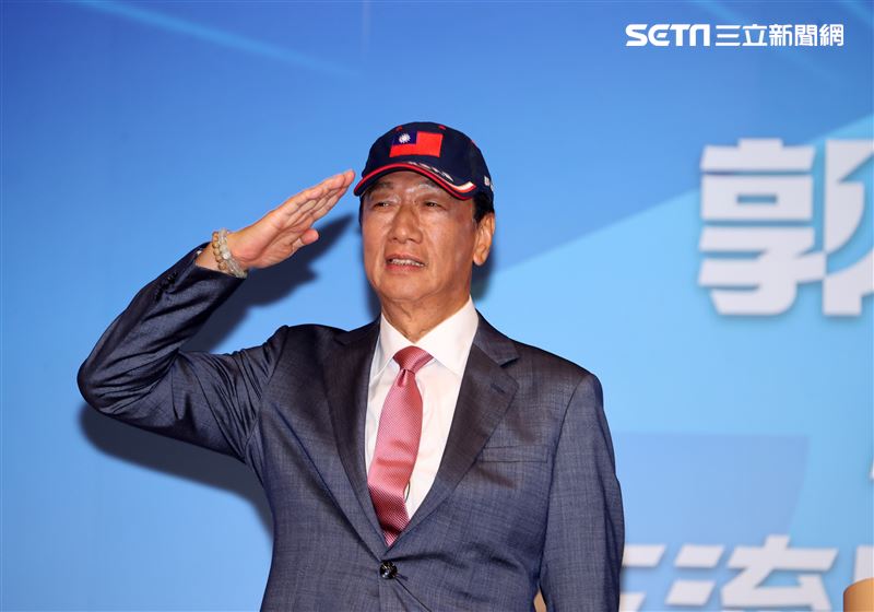 郭台銘舉行主流民意大聯盟記者會，正式對外宣布「我將以總統參選人身分投入2024總統大選。（圖/記者邱榮吉攝影）