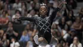 ▲體操天后拜爾絲（Simone Biles）休息2年後回歸，奪第8座全能冠軍。（圖／美聯社／達志影像）