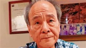 高姓業者宣稱他賣的氣功床墊有紫光能量，如同佛光罩頂。（圖／鏡週刊提供）