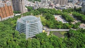 ▲ 亞昕丰山28樓摩天雙塔，凌空105米的高度將7萬6,300坪綠帶盡收眼底。(圖/業者提供)