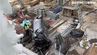 新／台中轎車高速撞進工地　墜地下2樓2傷