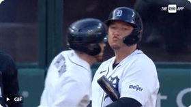 ▲卡布瑞拉（Miguel Cabrera）打擊前送塞維里諾（Luis Severino）飛吻。（圖／翻攝自YES Network推特）