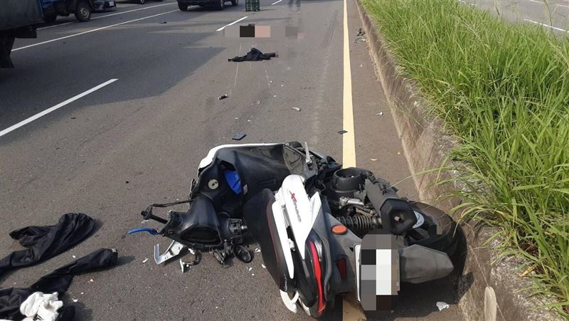 新／21歲騎士擦撞摔車　後方貨車輾壓慘死