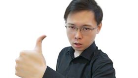 黃士修擔任主流民意大聯盟發言人，以及郭台銘參選總統連署總顧問。（圖／翻攝自黃士修臉書）