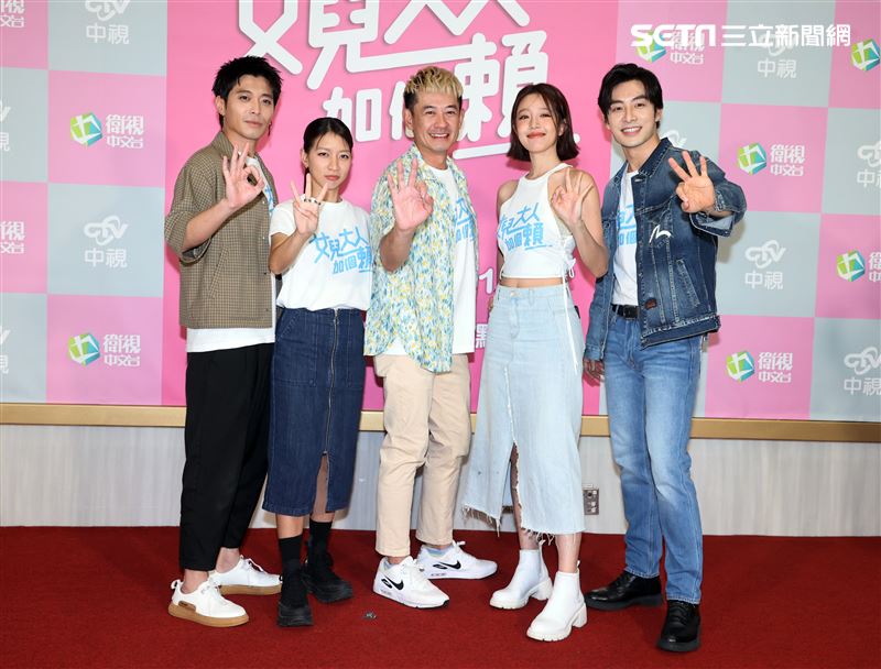 「女兒大人加個賴」演員柯叔元、侯彥西、陳妤、黃薇渟、管麟。（圖/記者邱榮吉攝影）