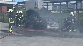 報廢車,拖吊,起火,鐵砂掌,五股,燒燙傷,新北,