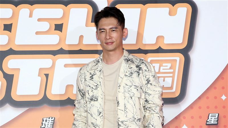 温昇豪任選秀評審被問有收錢嗎？9字回應