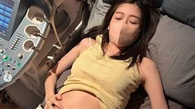 《大學生了沒》班對逸歡、秋森2022年5月登記成為夫妻。（圖／翻攝自逸歡IG）