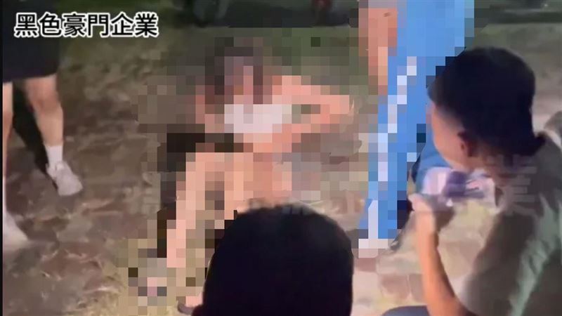 少女因500元遭扒衣掌摑嗆「帶妳做小姐」