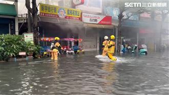 新／大潮水淹旗津又竄火舌　消防涉水救火