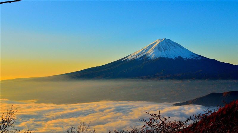 90歲冒險家坐登山輪椅　攻頂日本富士山