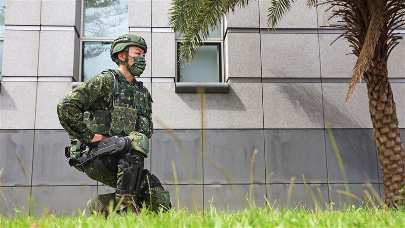 國軍鋼鐵人再進化　研製全身型外骨骼系統